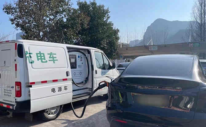 果洛藏族自治州汽车搭电