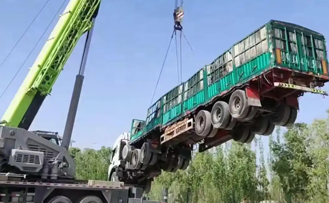 果洛藏族自治州道路脱困救援案例